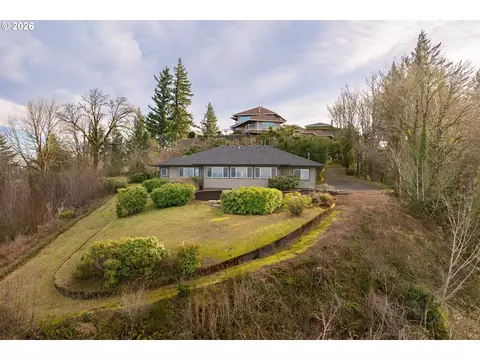 55 SW Lovhar Dr, Gresham, OR 97080