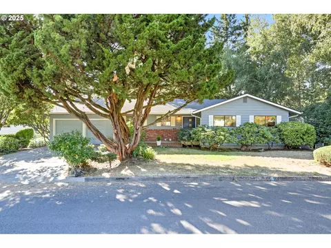 6821 SW Raleighwood Way, Portland, OR 97225