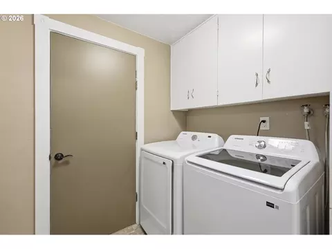 Other - 1082 Dondea St, Springfield, OR 97478 photo 7 of 10