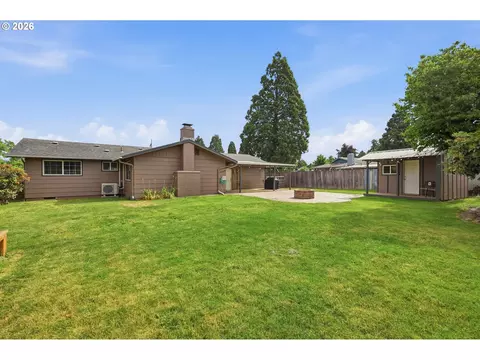 Exterior - 1082 Dondea St, Springfield, OR 97478 photo 7 of 7