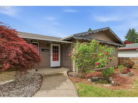Other - 1082 Dondea St, Springfield, OR 97478 photo 2 of 10