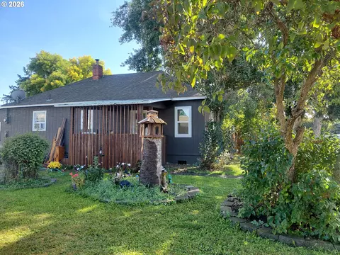 208 NE 7th Ave, Milton Freewater, OR 97862