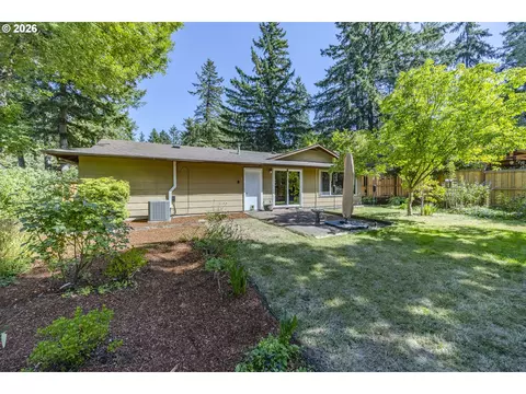 Exterior - 2258 Brittany St, Eugene, OR 97405 photo 4 of 12