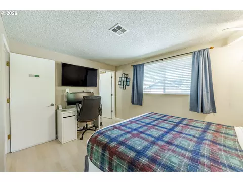 Bedroom - 2258 Brittany St, Eugene, OR 97405 photo 3 of 5