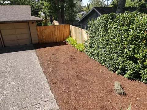 Exterior - 2258 Brittany St, Eugene, OR 97405 photo 12 of 12