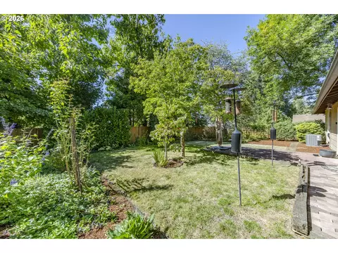 Exterior - 2258 Brittany St, Eugene, OR 97405 photo 8 of 12