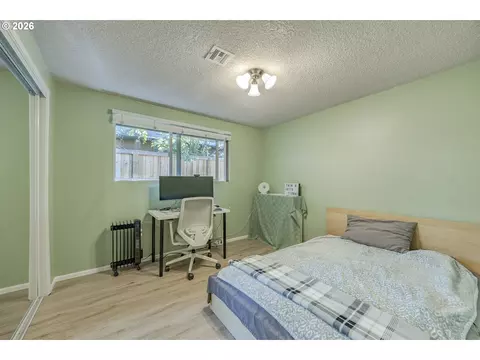 Bedroom - 2258 Brittany St, Eugene, OR 97405 photo 5 of 5