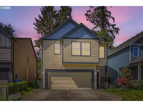 285 N 7th Ave, Cornelius, OR 97113