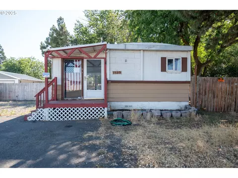1135 NW 3rd St, Hermiston, OR 97838