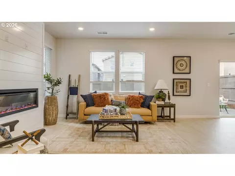 Living - 3525 SW Mawrcrest Ave, Gresham, OR 97080 photo 1 of 1