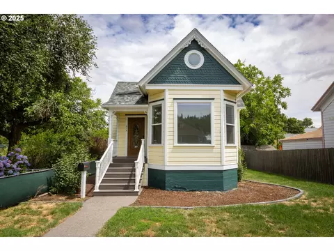 215 W 9th St, The Dalles, OR 97058