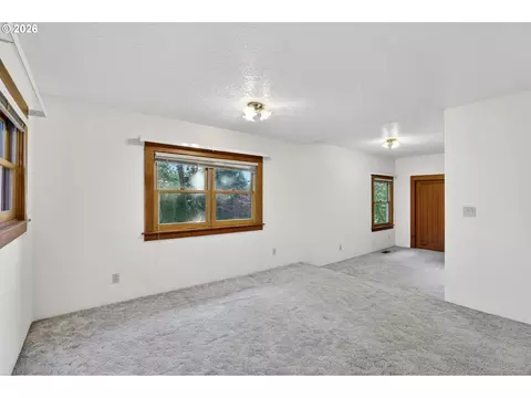 Living - 3678 W Powell Loop, Gresham, OR 97030 photo 4 of 5
