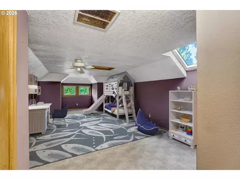Bedroom - 3678 W Powell Loop, Gresham, OR 97030 photo 2 of 4