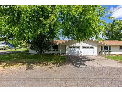 36048 Riverside Dr, Albany, OR 97321