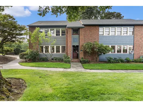 235 NE 61st Ave #36, Portland, OR 97213