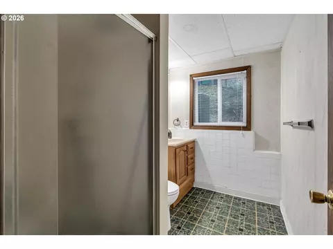 Bath - 1320 SW 31st St, Gresham, OR 97080 photo 3 of 3