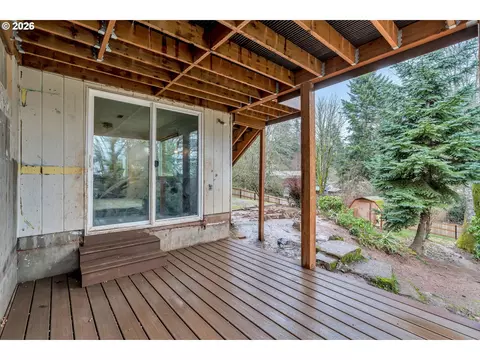 Exterior - 1320 SW 31st St, Gresham, OR 97080 photo 5 of 11