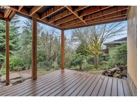 Exterior - 1320 SW 31st St, Gresham, OR 97080 photo 4 of 11