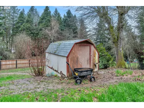 Exterior - 1320 SW 31st St, Gresham, OR 97080 photo 11 of 11