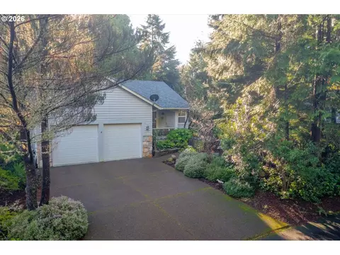 140 SW Gull Sta, Depoe Bay, OR 97341