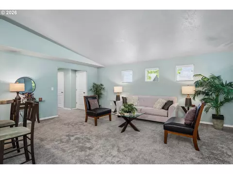 Living - 4868 Glacier Dr, Springfield, OR 97478 photo 1 of 3