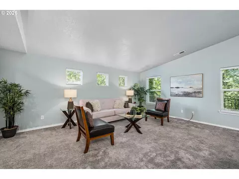 Living - 4868 Glacier Dr, Springfield, OR 97478 photo 2 of 3
