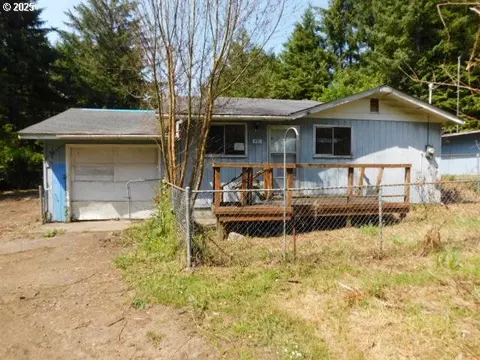 431 NE Alder St, Yachats, OR 97498