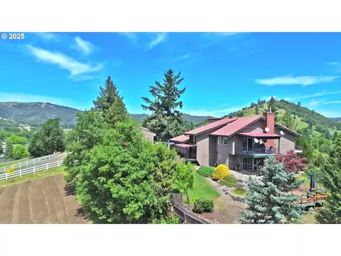 286 Jonni Ln, Roseburg, OR 97471