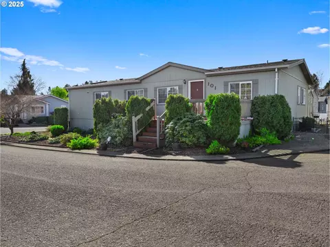 10400 SE Cook Ct #101, Milwaukie, OR 97222