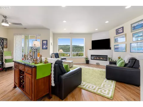 959 SE Windsong Dr, Cascade Locks, OR 97014 photo 5