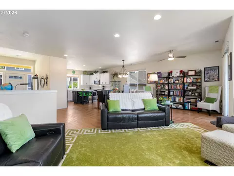 959 SE Windsong Dr, Cascade Locks, OR 97014 photo 7