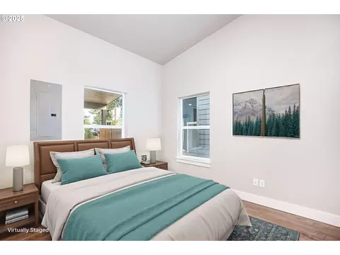 Bedroom - 1384 Jacobs Dr, Eugene, OR 97402 photo 3 of 3