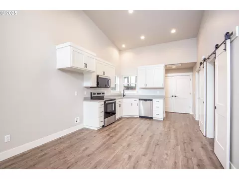 Other - 1384 Jacobs Dr, Eugene, OR 97402 photo 4 of 7