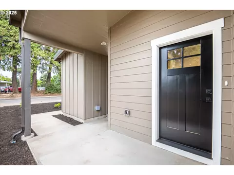 Exterior - 1384 Jacobs Dr, Eugene, OR 97402 photo 1 of 2