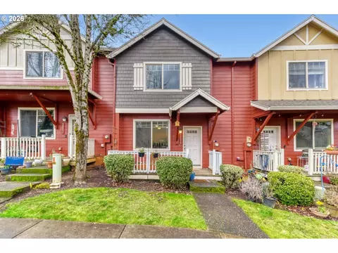 38573 Cascadia Village Dr, Sandy, OR 97055