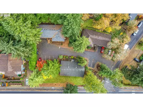 17788 Webster Rd, Gladstone, OR 97027