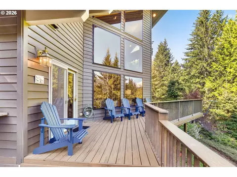 Exterior - 18685 E Aschoff Rd, Rhododendron, OR 97049 photo 5 of 15