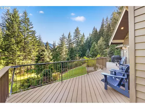 Exterior - 18685 E Aschoff Rd, Rhododendron, OR 97049 photo 4 of 15