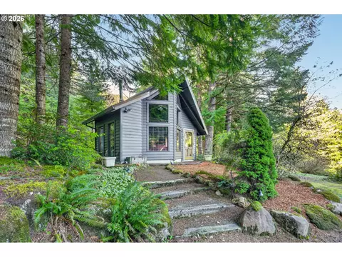 Exterior - 18685 E Aschoff Rd, Rhododendron, OR 97049 photo 7 of 15