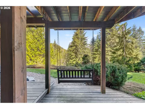 Exterior - 18685 E Aschoff Rd, Rhododendron, OR 97049 photo 10 of 15