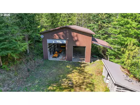 Exterior - 18685 E Aschoff Rd, Rhododendron, OR 97049 photo 13 of 15