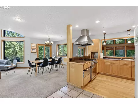 Kitchen - 18685 E Aschoff Rd, Rhododendron, OR 97049 photo 1 of 4