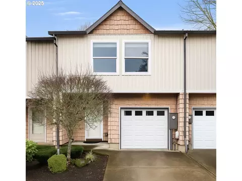 764 NE 9th St, Gresham, OR 97030