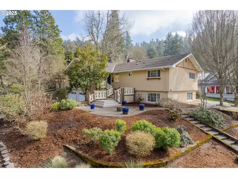 2055 Fairmount Blvd, Eugene, OR 97403