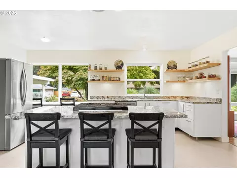 Kitchen - 595 Dartmoor Dr, Eugene, OR 97401 photo 1 of 4