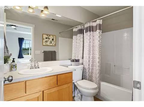 Bath - 2508 NW 2nd Ter, Gresham, OR 97030 photo 1 of 2
