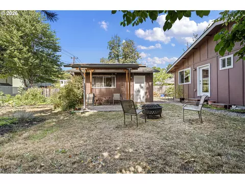 Exterior - 1572 Wilson Ct, Eugene, OR 97402 photo 1 of 6