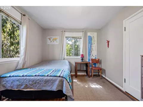 Bedroom - 1572 Wilson Ct, Eugene, OR 97402 photo 2 of 12