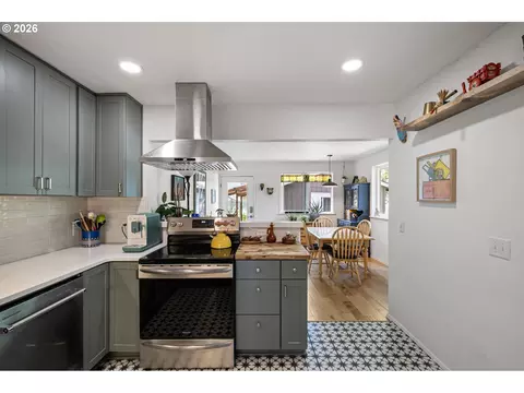 Kitchen - 1572 Wilson Ct, Eugene, OR 97402 photo 1 of 4