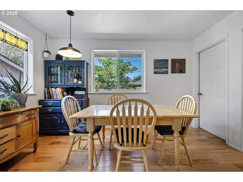 Dining - 1572 Wilson Ct, Eugene, OR 97402 photo 3 of 4